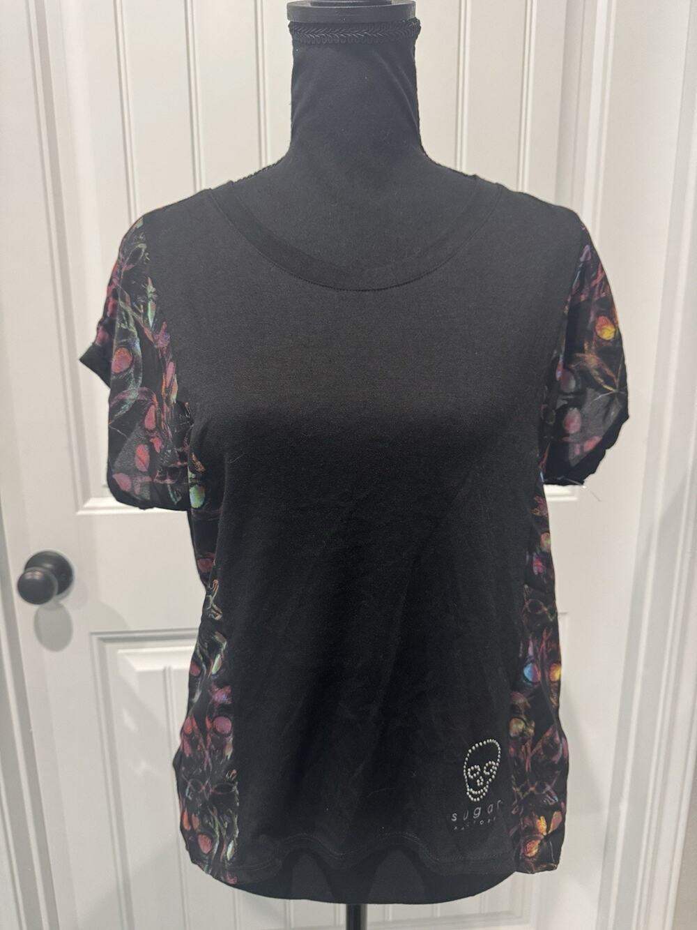 Awesome Sugar Skull Pattern Top Rhinestone Skull Women’s Sz Medium/Large
